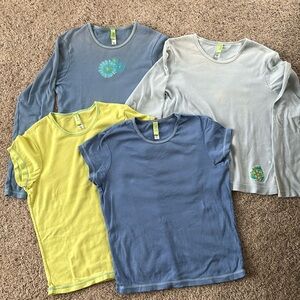 4 tops 2 long sleeve 2 short sleeve by HUE
